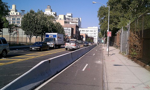 Flushing Aves spectacular bike path