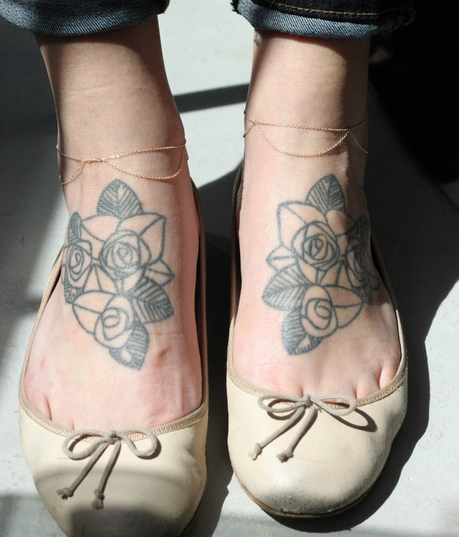 The Petal Pusher Anklet in 24K Gold