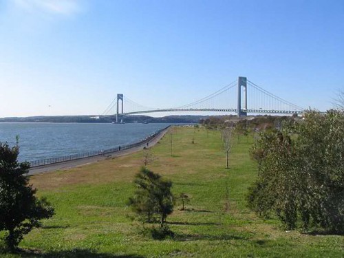 Dyker Beach Park kite flying Belt Parkway
