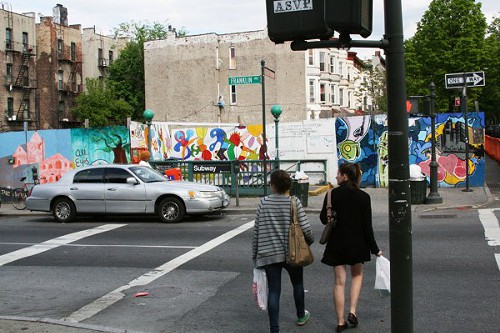 franklinave_crossingstreet-600x400.jpg