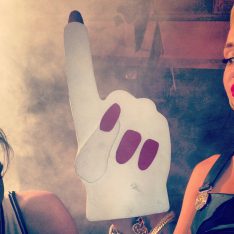 VMAs-2013-Miley-Cyrus-Degraded-the-Iconic-Foam-Finger-Says-Foam-Finger-Creator-379392-2
