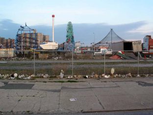 coney_island_panoramic_24march02
