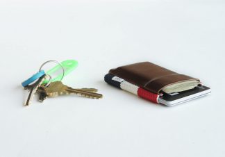 slim_leather_wallet_card_holder_next_to_keys_8f66cc3d-0254-4b17-b4bb-53b752fb1444 (1)