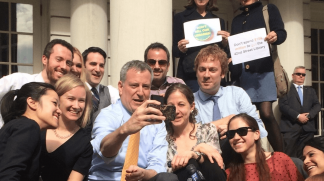 de blasio selfie