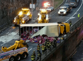truck overturned on the BQE