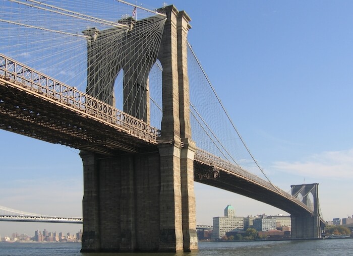 brooklyn bridge trash