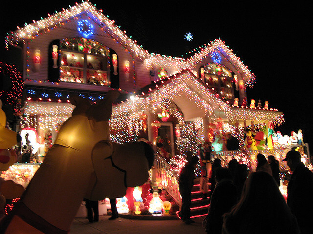 queens-whitestone-christmas-lights-santas-corner