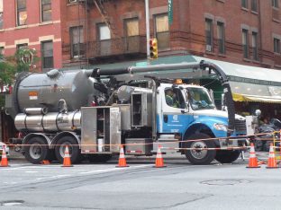 ConEd_Freightliner_M2_(15898785939)