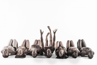 Pilobolus-Photo-by-Robert-Whitman